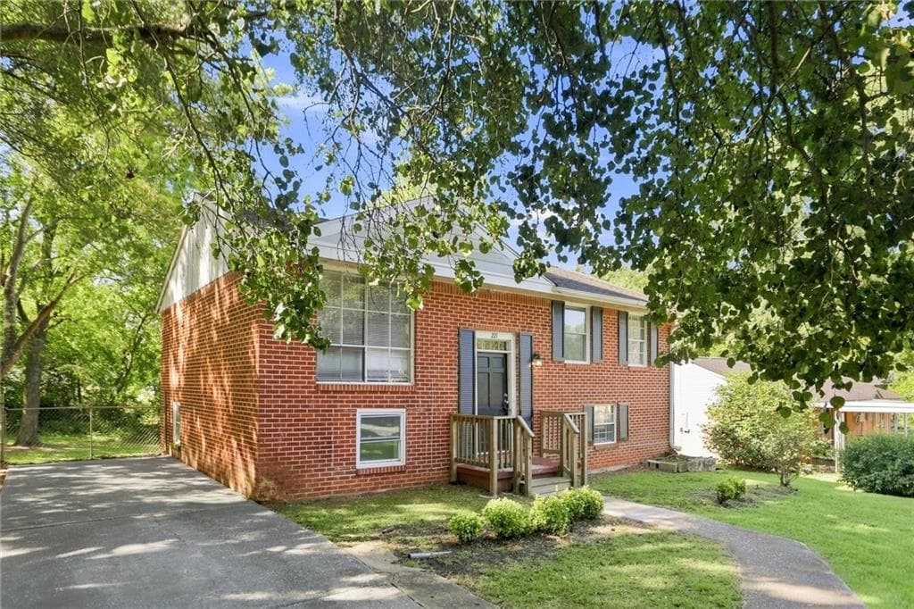 5 bedroom, 2 bathroom, 1,588 sq ft single family residence for rent at 221 Whipporwill Way, Riverdale, GA 30274 for $1,645 a month — photo 2