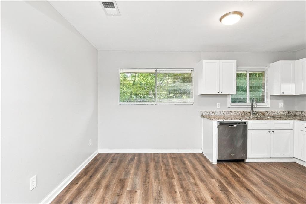 5 bedroom, 2 bathroom, 1,588 sq ft single family residence for rent at 221 Whipporwill Way, Riverdale, GA 30274 for $1,645 a month — photo 6