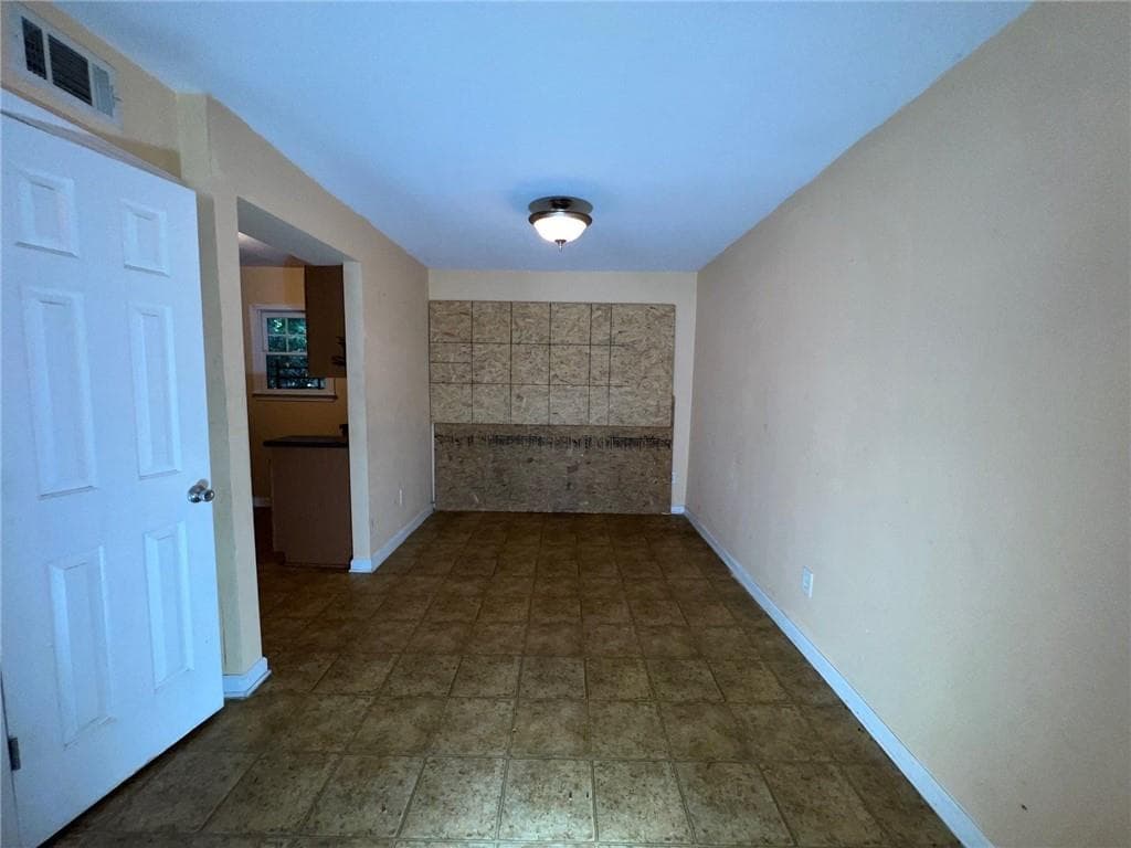 2 bedroom, 2 bathroom, 1,178 sq ft townhouse for sale at 1660 Stanton Road 4F, Atlanta, GA 30311 — photo 5
