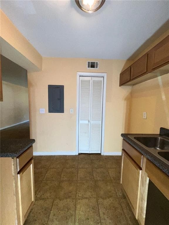 2 bedroom, 2 bathroom, 1,178 sq ft townhouse for sale at 1660 Stanton Road 4F, Atlanta, GA 30311 — photo 8
