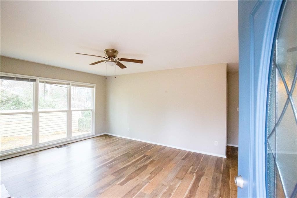3 bedroom, 2 bathroom, 1,527 sq ft single family residence for rent at 5022 Fairmont Road, Smyrna, GA 30082 for $2,350 a month — photo 4