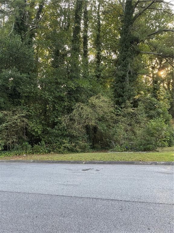 single family residence for sale at 468 S Susan Creek Drive, Stone Mountain, GA 30083 — photo 2