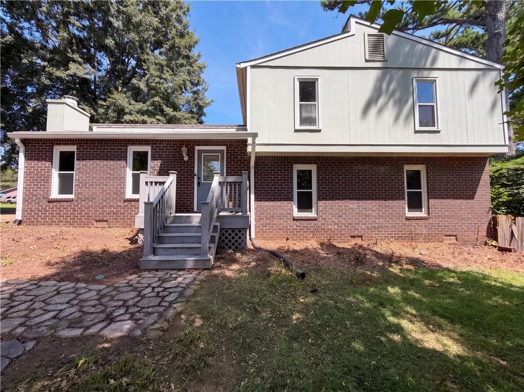 3 bedroom, 3 bathroom, 1,896 sq ft single family residence under contract at 962 Doeskin Drive, Conyers, GA 30012