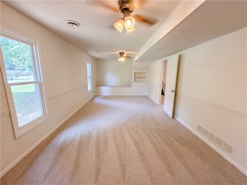3 bedroom, 3 bathroom, 1,896 sq ft single family residence under contract at 962 Doeskin Drive, Conyers, GA 30012 — photo 4