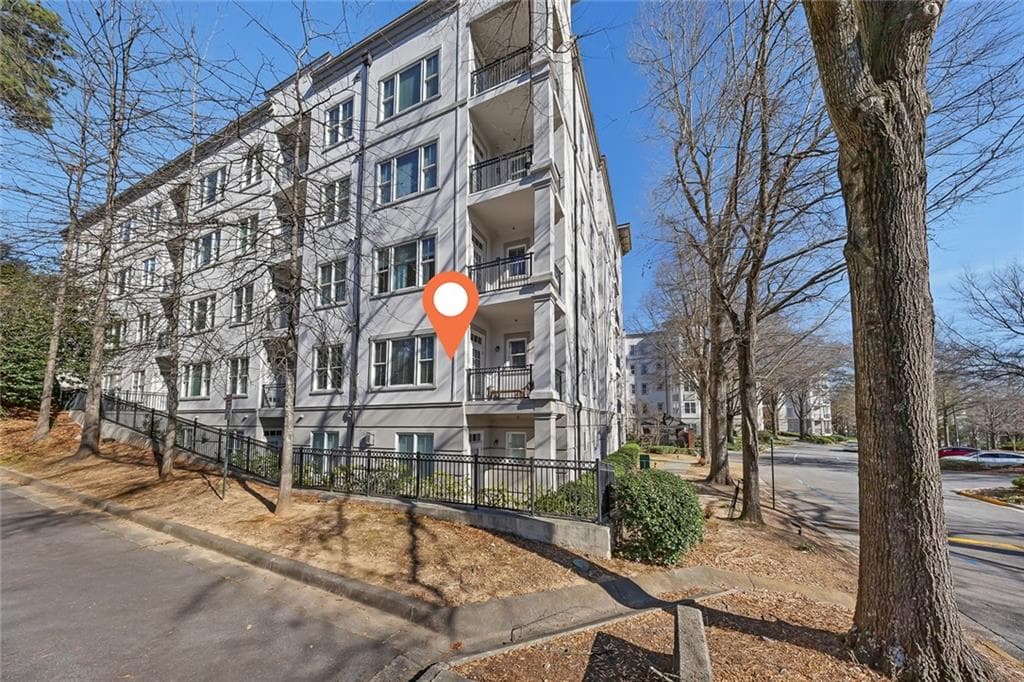 2 bedroom, 2 bathroom, 1,092 sq ft condominium for sale at 11 Perimeter Center 1112, Dunwoody, GA 30346