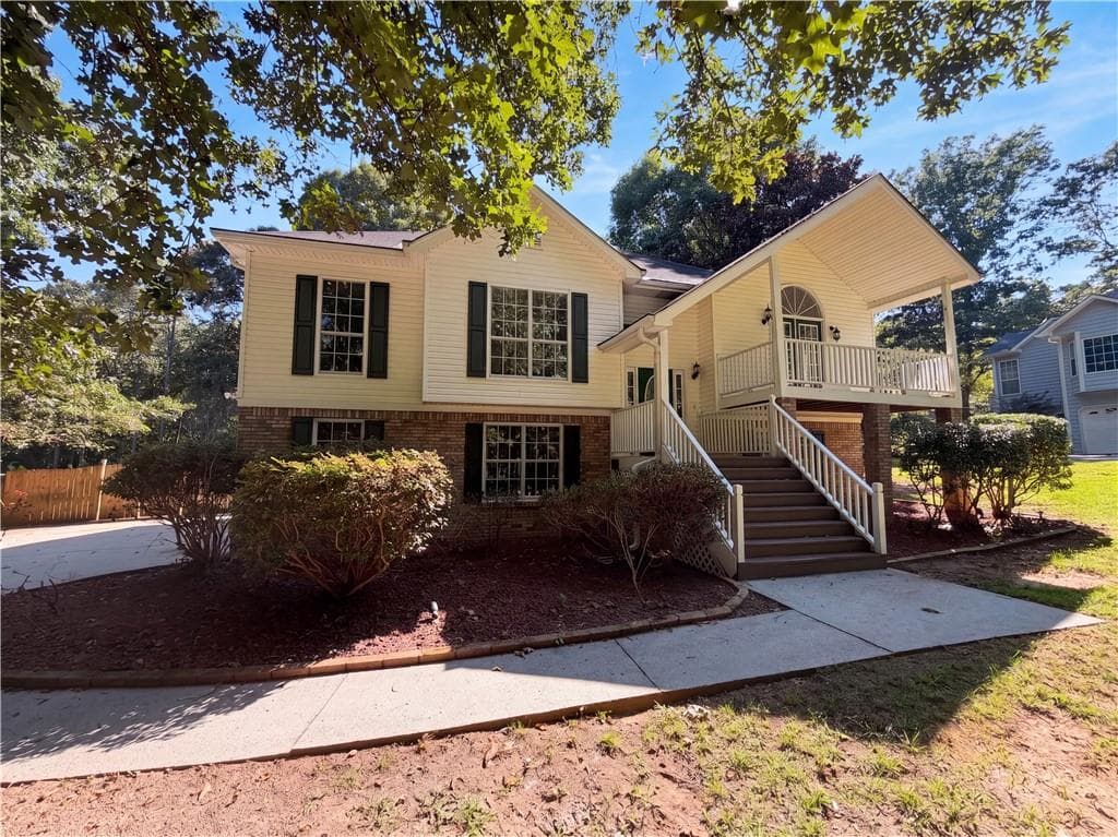 4 bedroom, 4 bathroom, 1,548 sq ft single family residence for sale at 6863 Alexander Parkway, Douglasville, GA 30135 — photo 1 of 25