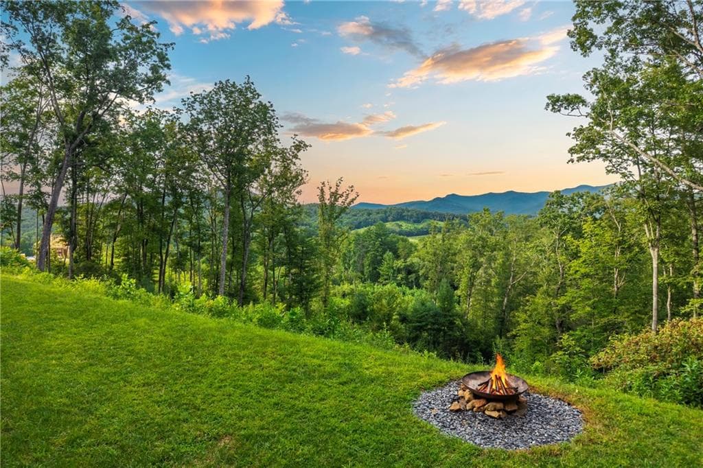 3 bedroom, 4 bathroom, 3,600 sq ft single family residence for sale at 177 Kennedys Court, Blairsville, GA 30512 — photo 2