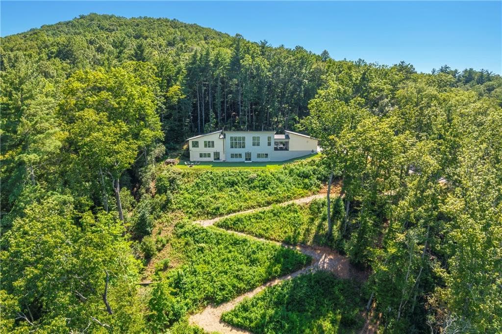 3 bedroom, 4 bathroom, 3,600 sq ft single family residence for sale at 177 Kennedys Court, Blairsville, GA 30512 — photo 6