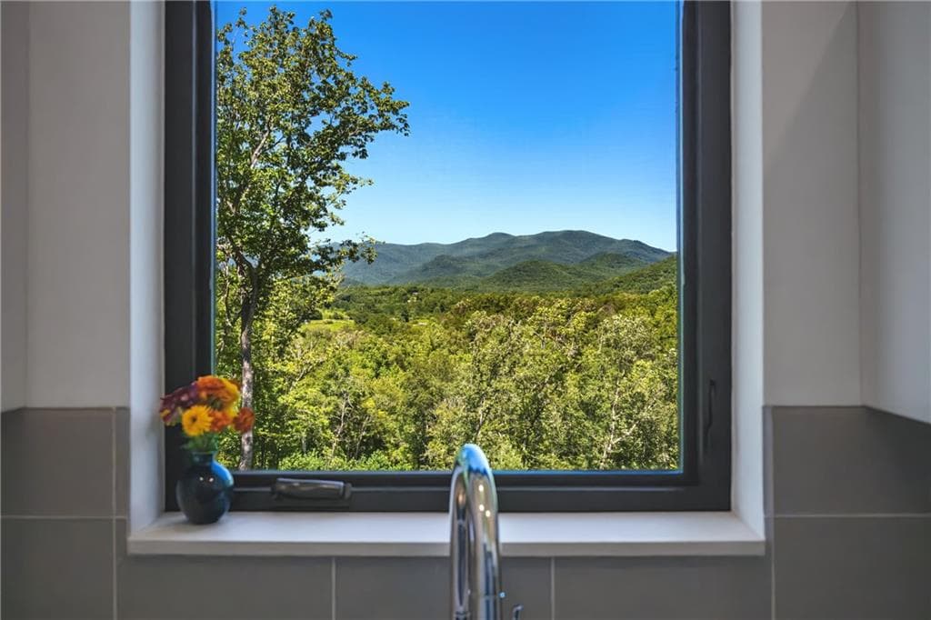 3 bedroom, 4 bathroom, 3,600 sq ft single family residence for sale at 177 Kennedys Court, Blairsville, GA 30512 — photo 10