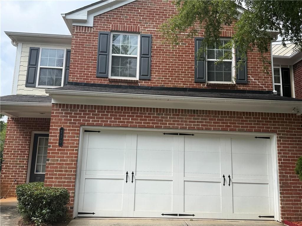 3 bedroom, 3 bathroom, 2,114 sq ft townhouse for sale at 210 Bellecliff Court, Tucker, GA 30084