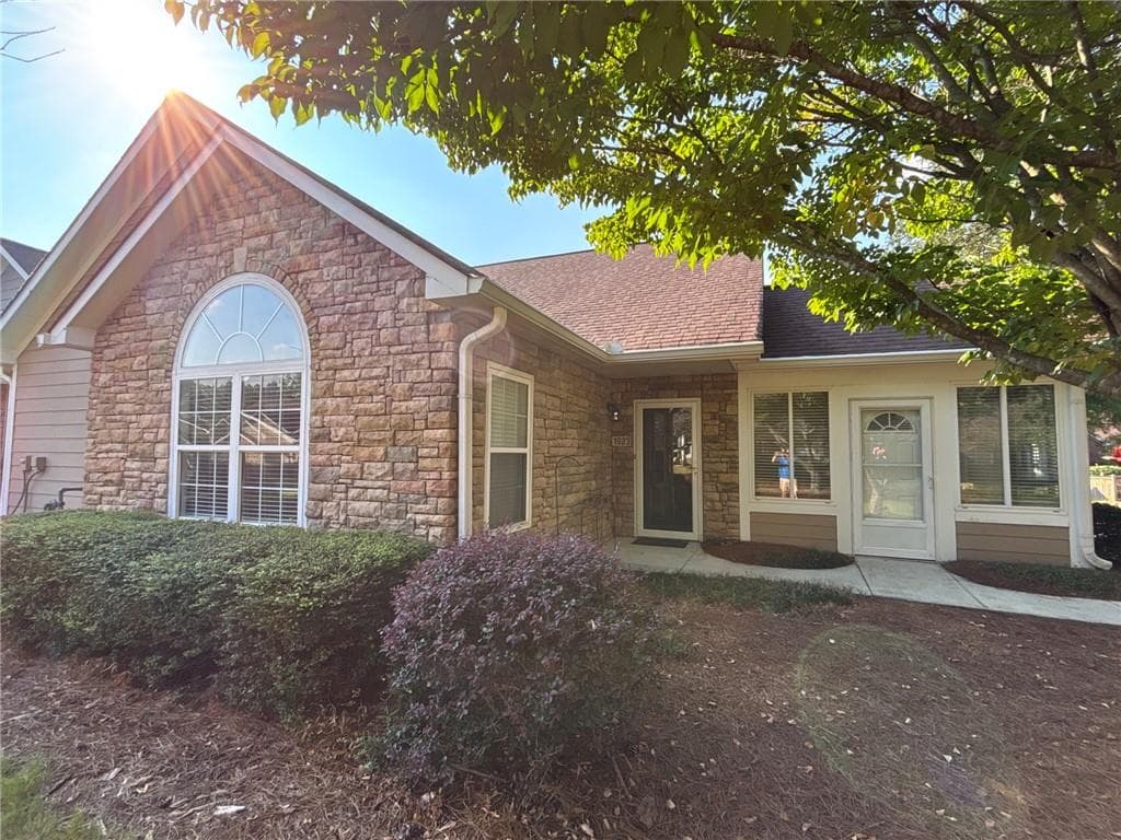 2 bedroom, 2 bathroom, 1,335 sq ft condominium for sale at 1923 Kolb Farm Circle, Marietta, GA 30008 — photo 4
