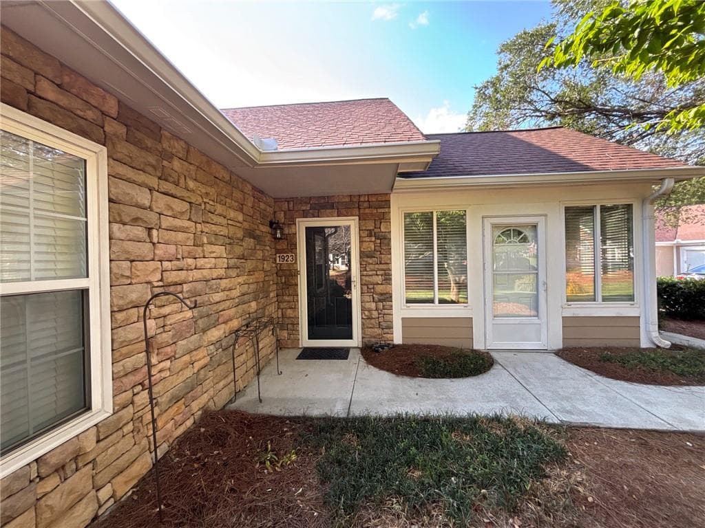 2 bedroom, 2 bathroom, 1,335 sq ft condominium for sale at 1923 Kolb Farm Circle, Marietta, GA 30008 — photo 5