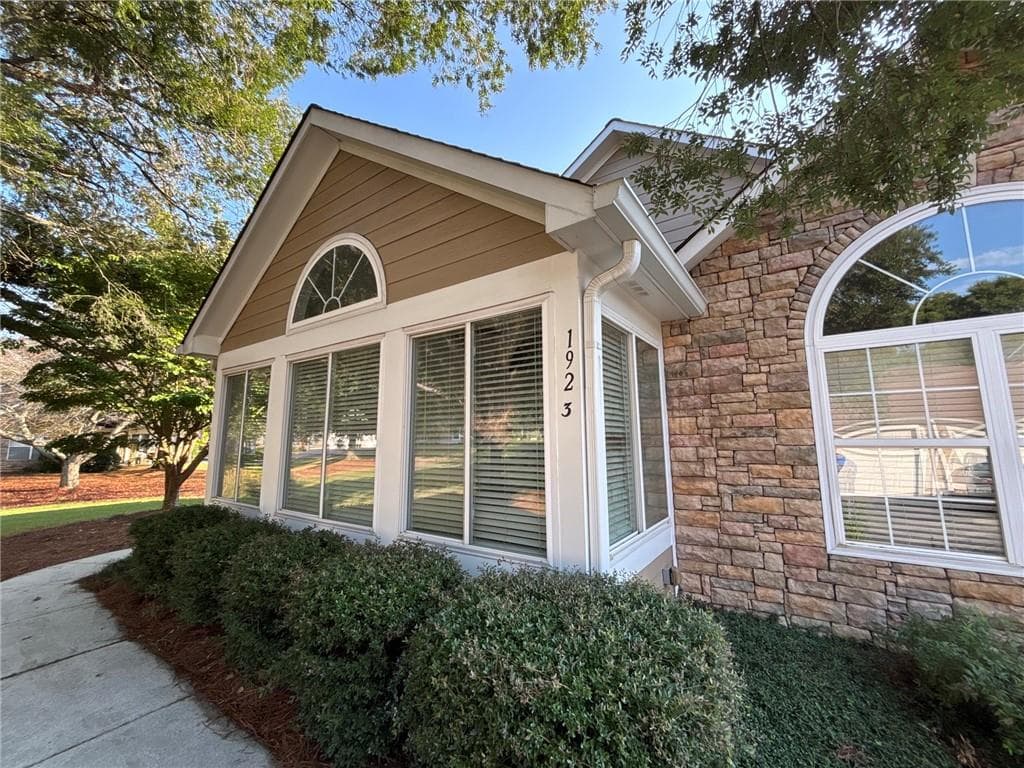 2 bedroom, 2 bathroom, 1,335 sq ft condominium for sale at 1923 Kolb Farm Circle, Marietta, GA 30008 — photo 8