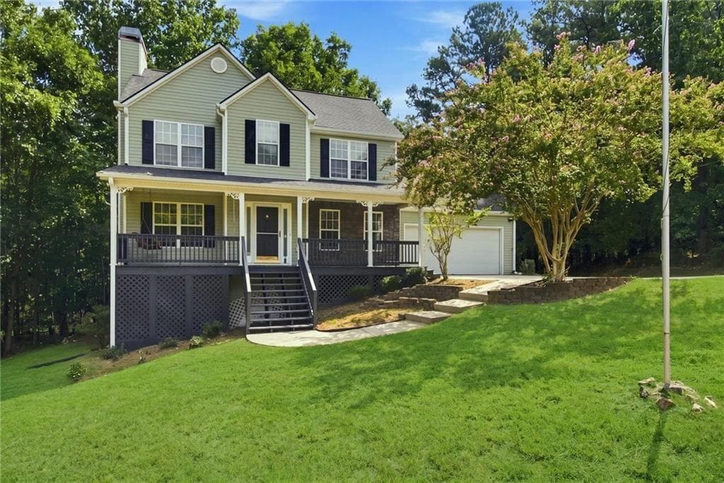 3 bedroom, 3 bathroom, 2,569 sq ft single family residence under contract at 3241 Victoria Place Drive, Loganville, GA 30052