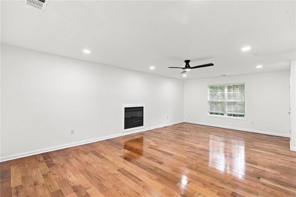 3 bedroom, 3 bathroom, 2,569 sq ft single family residence under contract at 3241 Victoria Place Drive, Loganville, GA 30052 — photo 3