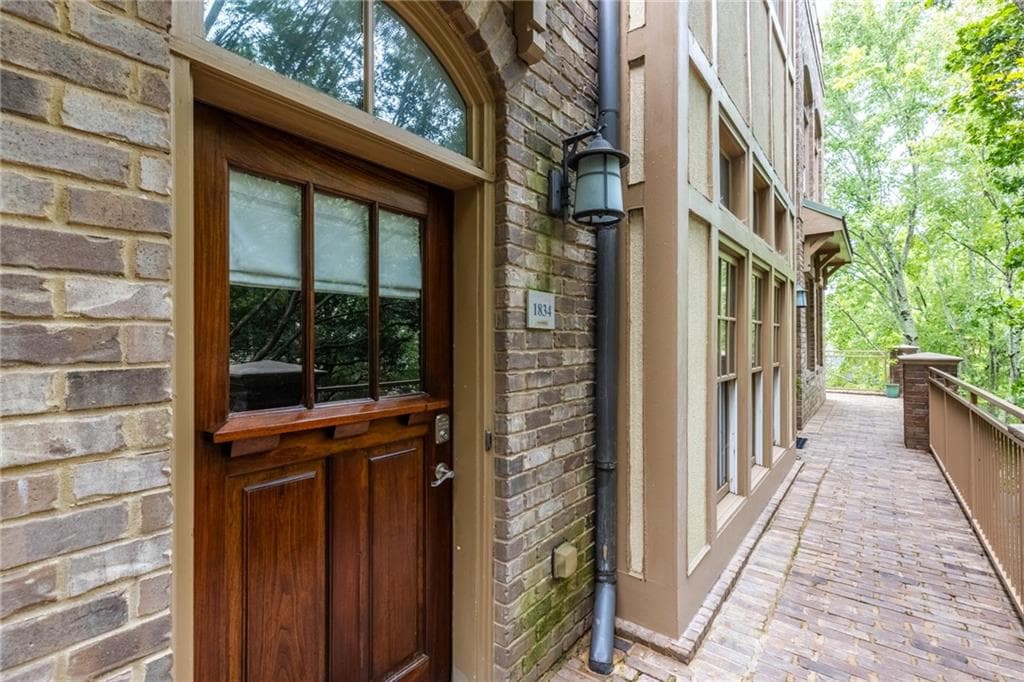 1 bedroom, 2 bathroom, 1,074 sq ft condominium for rent at 1834 Gordon Manor, Atlanta, GA 30307 for $2,590 a month — photo 1 of 36
