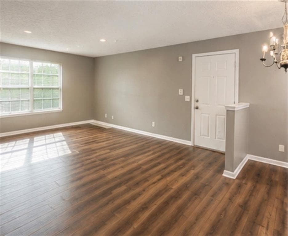3 bedroom, 2 bathroom, 1,202 sq ft condominium for sale at 7202 Par Four Way, Lithonia, GA 30038 — photo 3