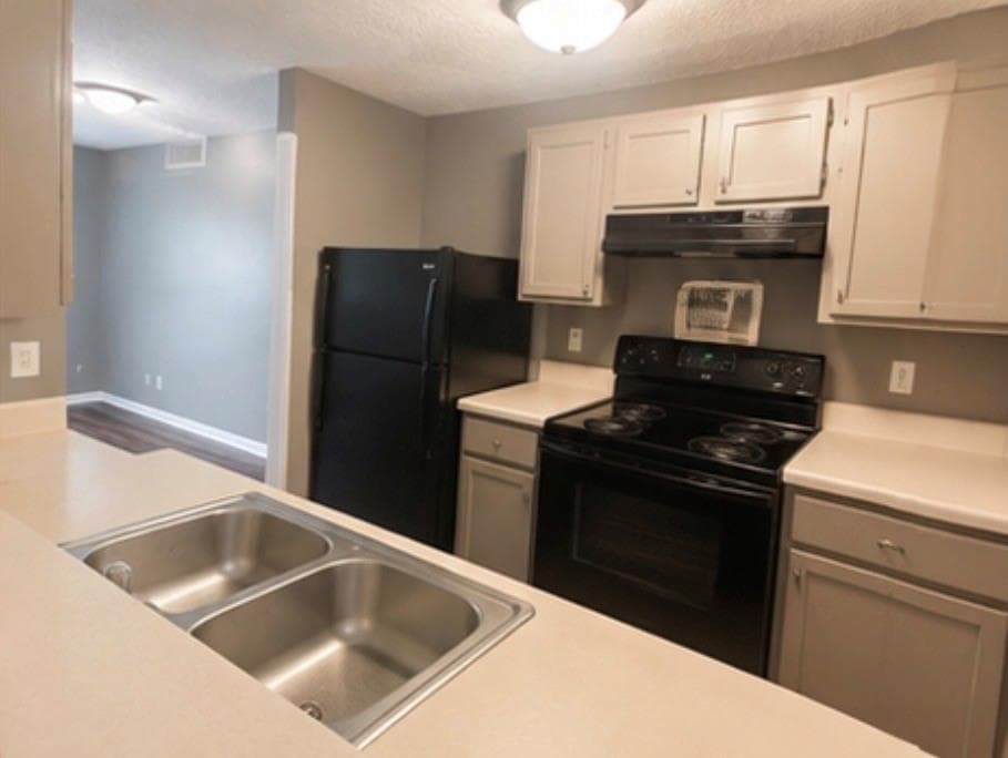 3 bedroom, 2 bathroom, 1,202 sq ft condominium for sale at 7202 Par Four Way, Lithonia, GA 30038 — photo 5