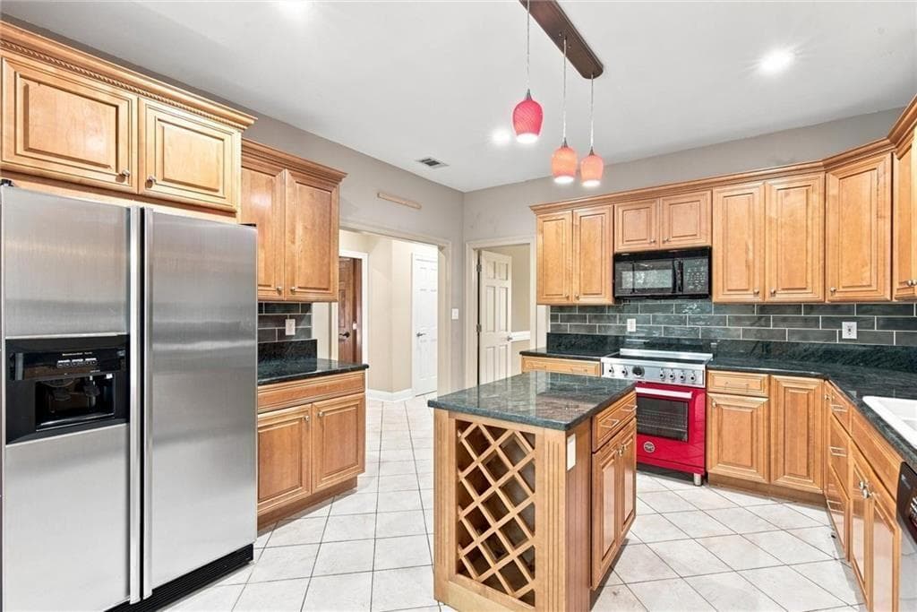 5 bedroom, 4 bathroom, 3,752 sq ft single family residence for sale at 12110 Willow Run Road, Roswell, GA 30075 — photo 9