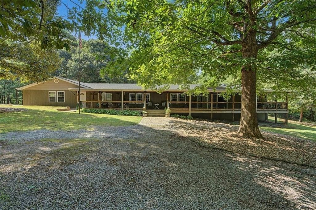 4 bedroom, 3 bathroom, 3,192 sq ft single family residence for sale at 416 Old Jones Road, Whitesburg, GA 30185