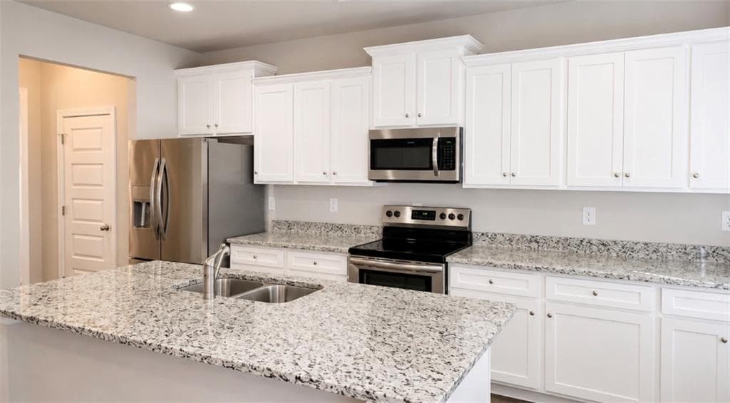 4 bedroom, 3 bathroom, 2,097 sq ft single family residence for sale at 684 Ragan Court, Social Circle, GA 30025 — photo 5