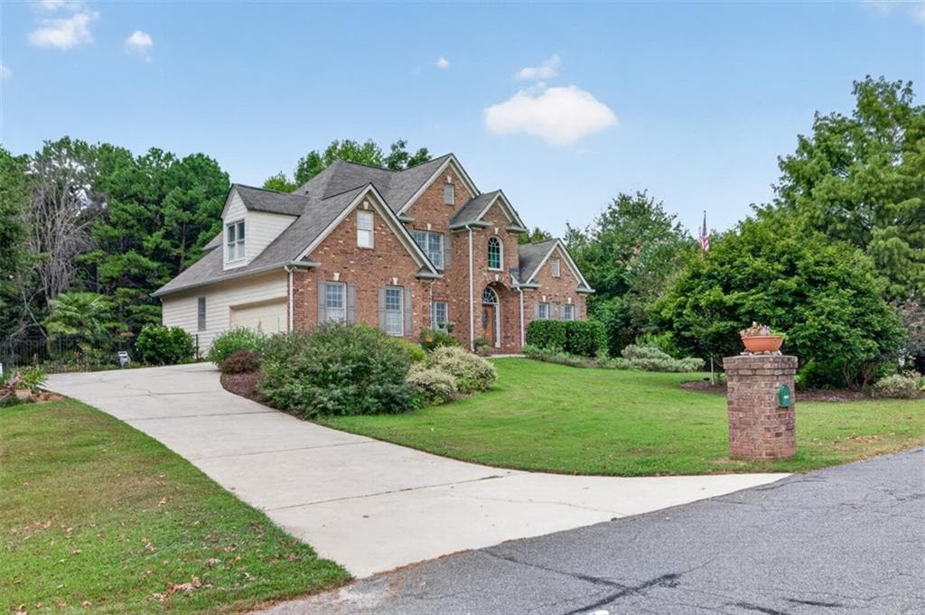 4 bedroom, 4 bathroom, 2,822 sq ft single family residence for sale at 2194 Indian Shoals Drive, Loganville, GA 30052 — photo 5