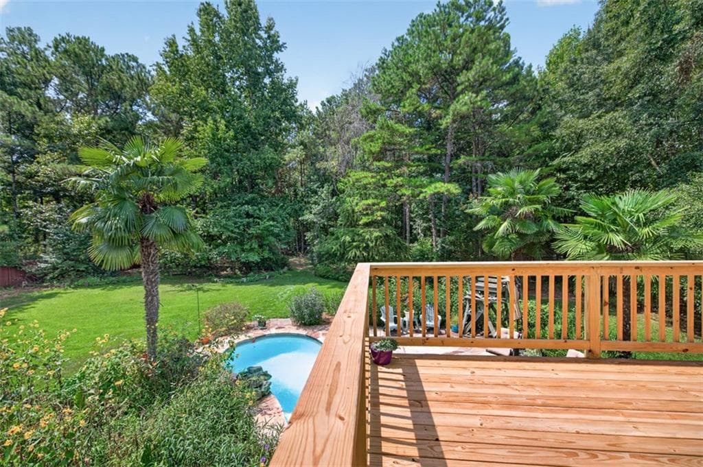 4 bedroom, 4 bathroom, 2,822 sq ft single family residence for sale at 2194 Indian Shoals Drive, Loganville, GA 30052 — photo 3