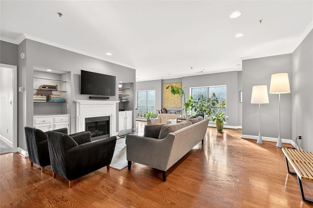 2 bedroom, 3 bathroom, 1,798 sq ft condominium for sale at 2865 Lenox Road 503, Atlanta, GA 30324 — photo 1 of 37