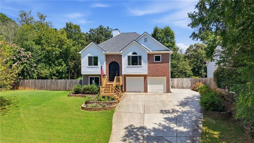 3 bedroom, 3 bathroom, 1,950 sq ft single family residence for sale at 7525 Austin Harbor Drive, Cumming, GA 30041 — photo 1 of 51