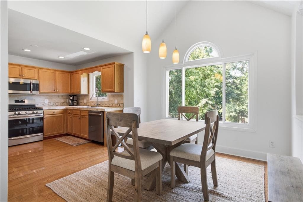 3 bedroom, 3 bathroom, 1,950 sq ft single family residence for sale at 7525 Austin Harbor Drive, Cumming, GA 30041 — photo 7