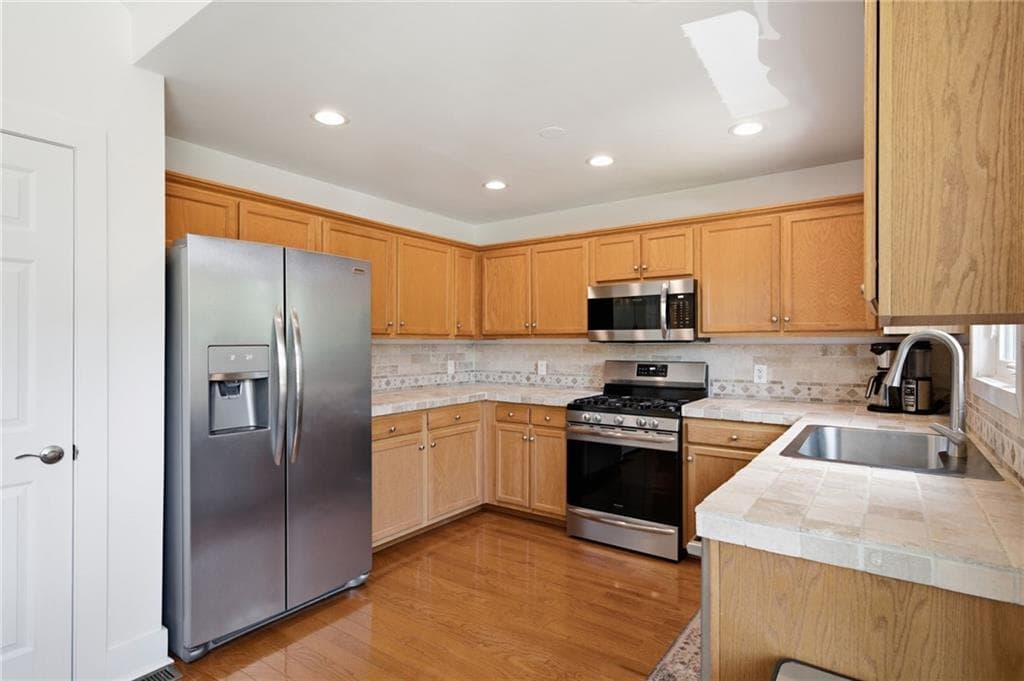 3 bedroom, 3 bathroom, 1,950 sq ft single family residence for sale at 7525 Austin Harbor Drive, Cumming, GA 30041 — photo 10