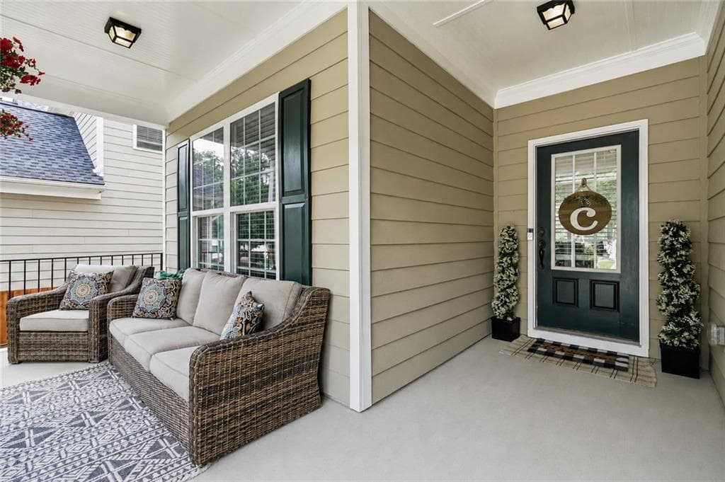 4 bedroom, 3 bathroom, 2,402 sq ft single family residence under contract at 713 Lorimore Pass, Canton, GA 30115 — photo 2