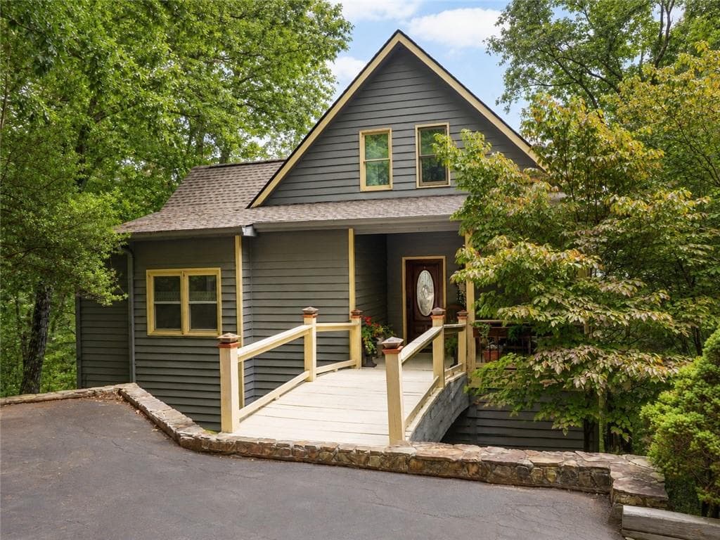 3 bedroom, 3 bathroom, 2,552 sq ft single family residence for sale at 1142 Ridgeview Drive, Jasper, GA 30143 — photo 2