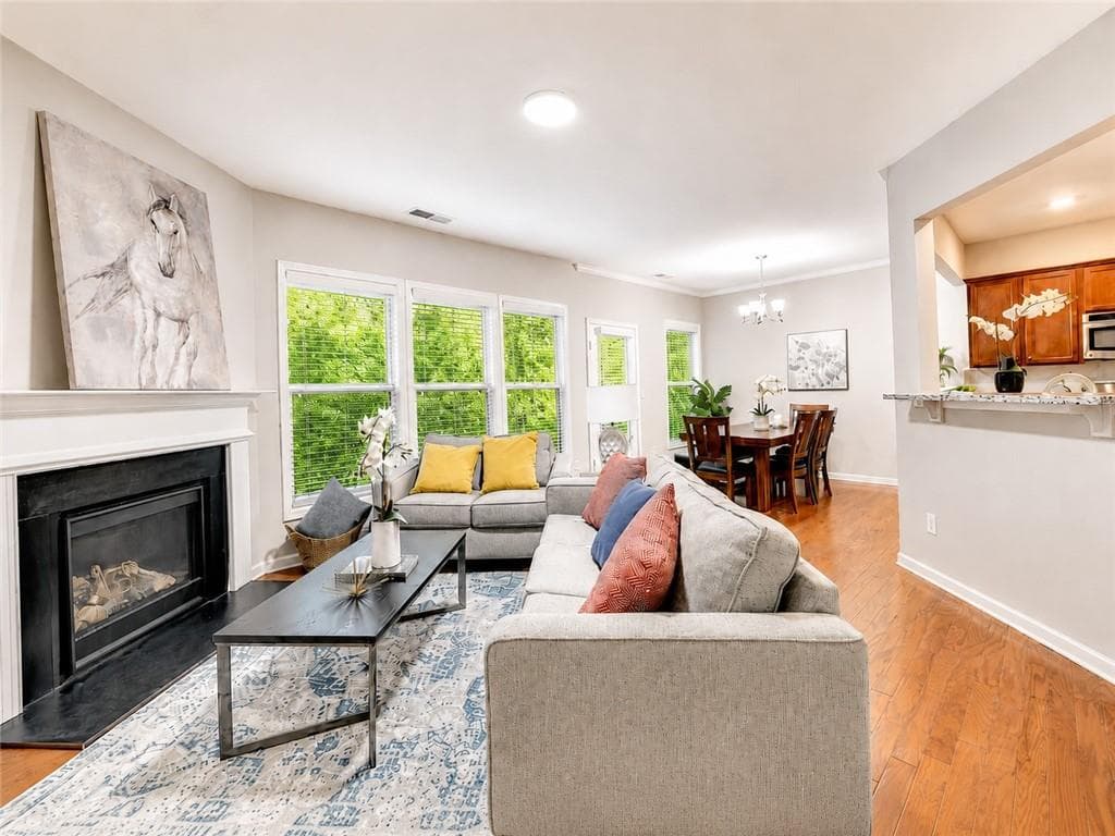 3 bedroom, 3 bathroom, 1,855 sq ft townhouse for sale at 5820 Shiloh Woods Drive, Cumming, GA 30040 — photo 5