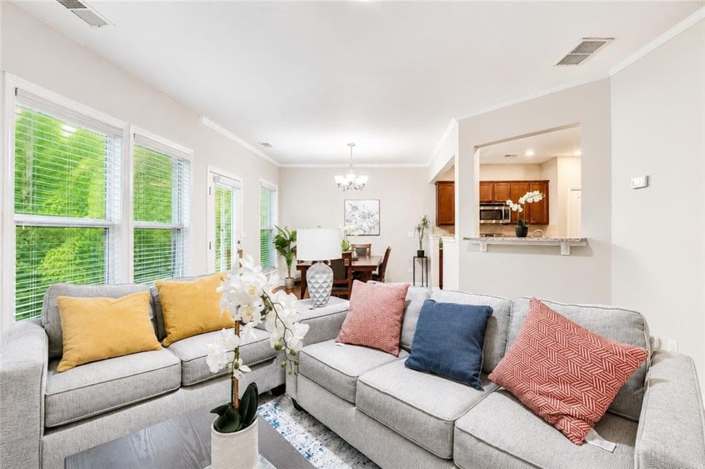 3 bedroom, 3 bathroom, 1,855 sq ft townhouse for sale at 5820 Shiloh Woods Drive, Cumming, GA 30040 — photo 6