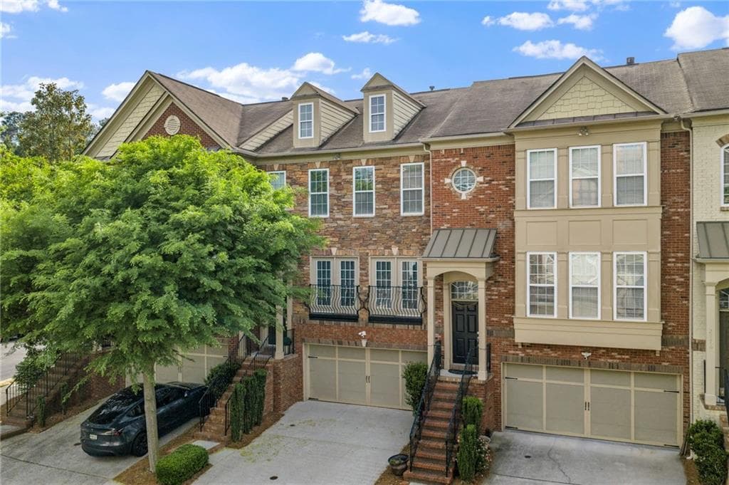 3 bedroom, 4 bathroom, 2,220 sq ft townhouse for rent at 2872 Overlook Way, Atlanta, GA 30324 for $4,000 a month — photo 1 of 48