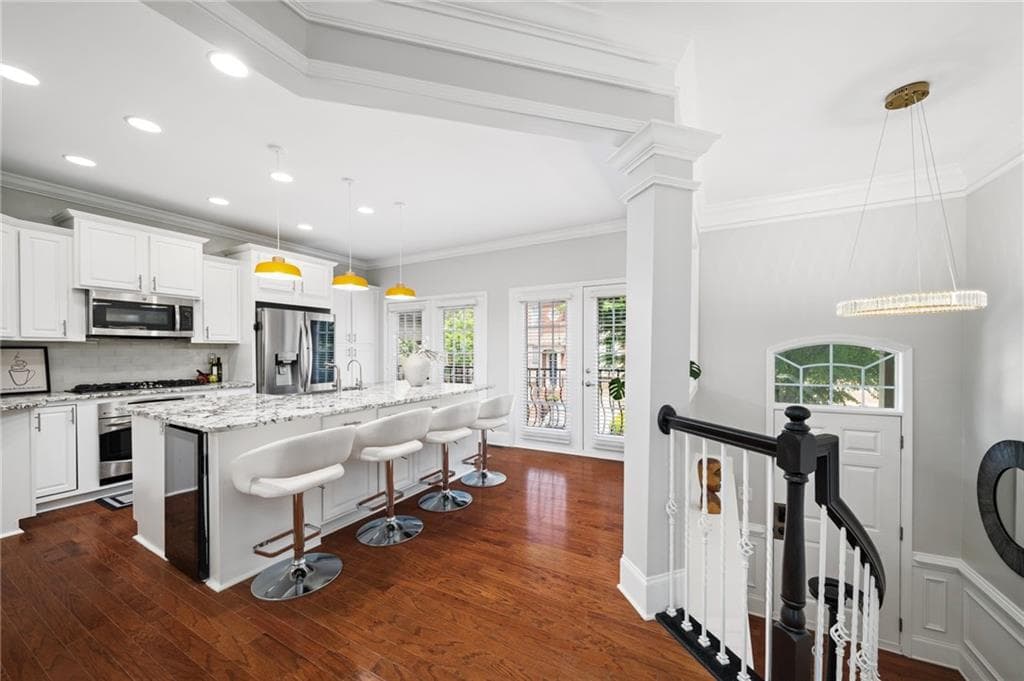 3 bedroom, 4 bathroom, 2,220 sq ft townhouse for rent at 2872 Overlook Way, Atlanta, GA 30324 for $4,000 a month — photo 3