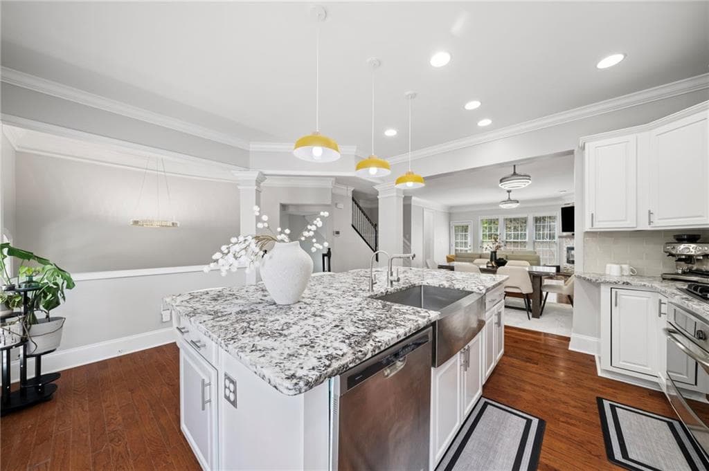 3 bedroom, 4 bathroom, 2,220 sq ft townhouse for rent at 2872 Overlook Way, Atlanta, GA 30324 for $4,000 a month — photo 6