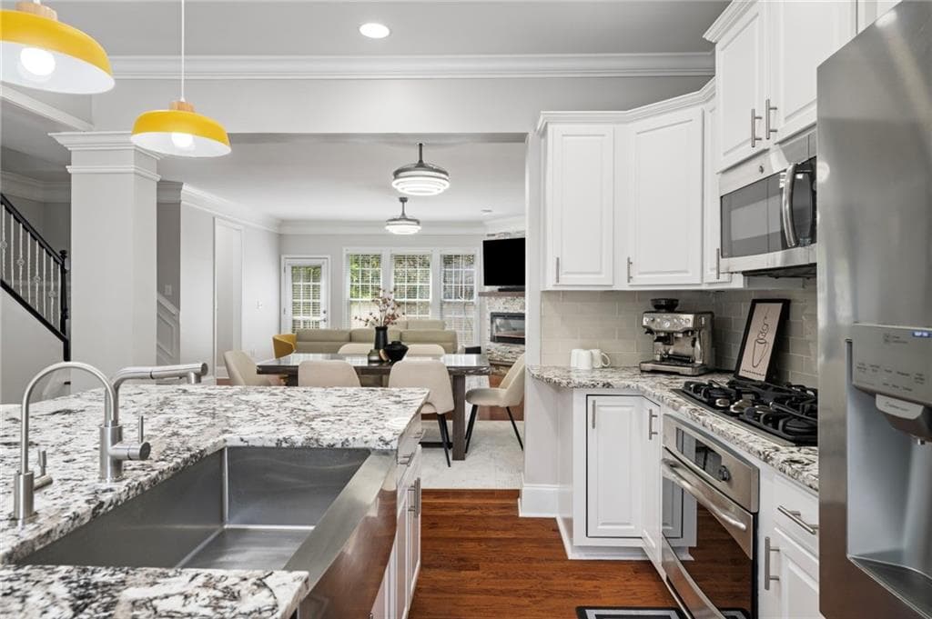 3 bedroom, 4 bathroom, 2,220 sq ft townhouse for rent at 2872 Overlook Way, Atlanta, GA 30324 for $4,000 a month — photo 7