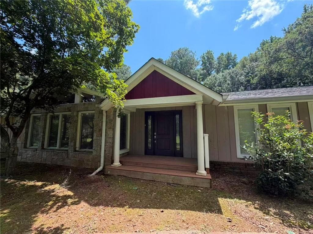 4 bedroom, 5 bathroom, 4,192 sq ft single family residence for sale at 250 Cagle Road, Roswell, GA 30075 — photo 4