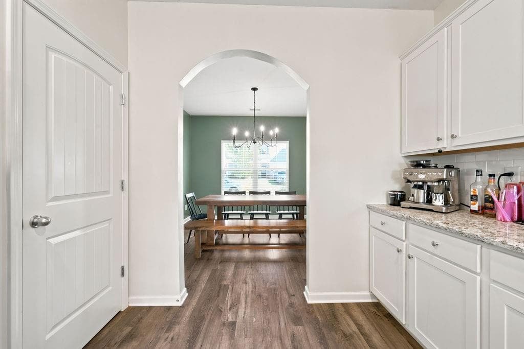 5 bedroom, 3 bathroom, 2,364 sq ft single family residence for sale at 15 Belfield Court, Adairsville, GA 30103 — photo 7