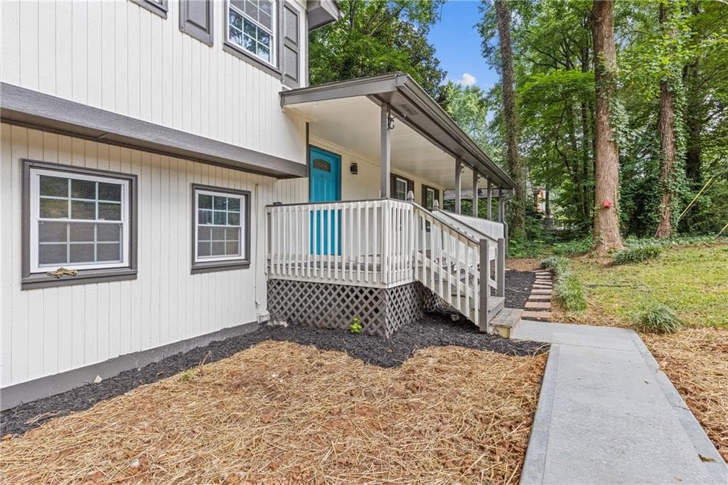 3 bedroom, 2 bathroom, 1,792 sq ft single family residence for sale at 353 Old Rosser Road, Stone Mountain, GA 30087 — photo 3