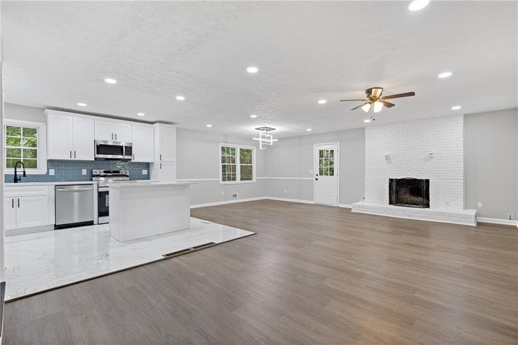 3 bedroom, 2 bathroom, 1,792 sq ft single family residence for sale at 353 Old Rosser Road, Stone Mountain, GA 30087 — photo 5