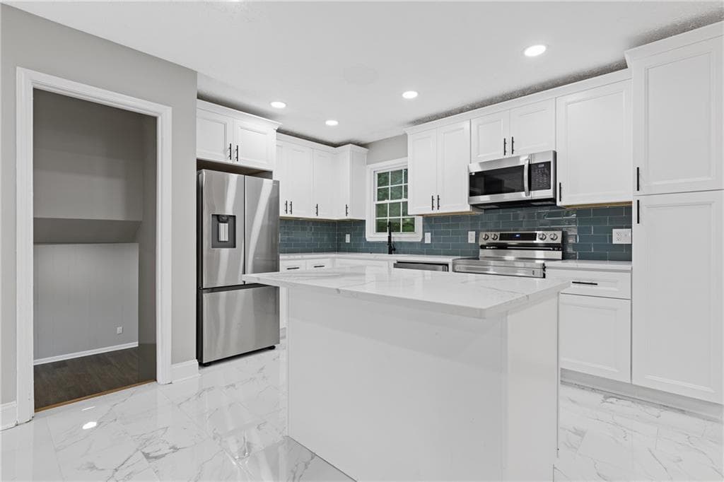 3 bedroom, 2 bathroom, 1,792 sq ft single family residence for sale at 353 Old Rosser Road, Stone Mountain, GA 30087 — photo 7