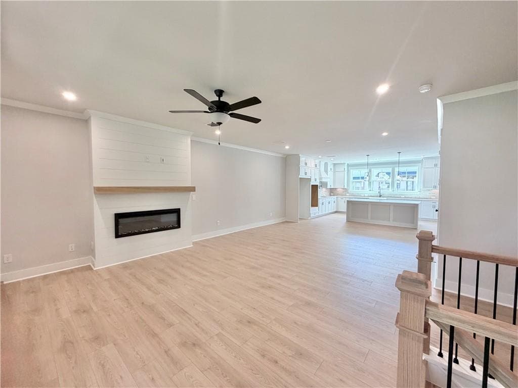 4 bedroom, 4 bathroom, 2,421 sq ft townhouse for sale at 111 Bridgecrest Road, Roswell, GA 30075 — photo 5
