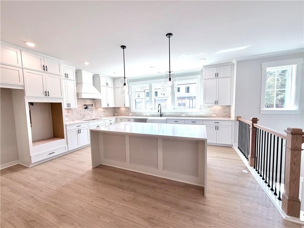 4 bedroom, 4 bathroom, 2,421 sq ft townhouse for sale at 111 Bridgecrest Road, Roswell, GA 30075 — photo 4