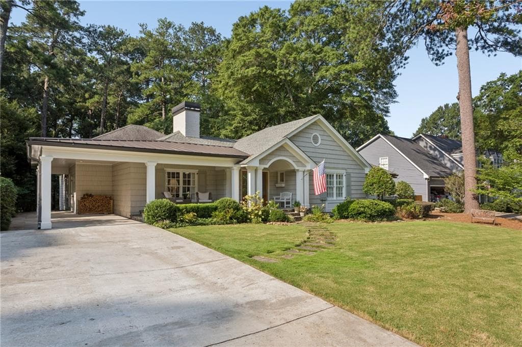 4 bedroom, 6 bathroom, 4,234 sq ft single family residence under contract at 912 Beaverbrook Drive, Atlanta, GA 30318 — photo 2