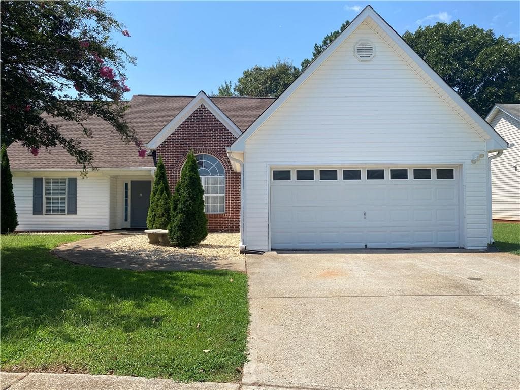 3 bedroom, 2 bathroom, 1,928 sq ft single family residence for rent at 900 Harbins View Drive, Dacula, GA 30019 for $2,600 a month — photo 1 of 37