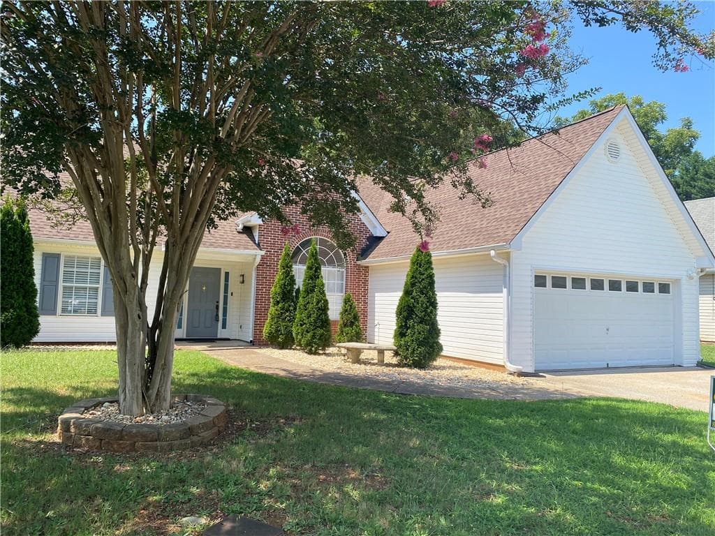 3 bedroom, 2 bathroom, 1,928 sq ft single family residence for rent at 900 Harbins View Drive, Dacula, GA 30019 for $2,600 a month — photo 3