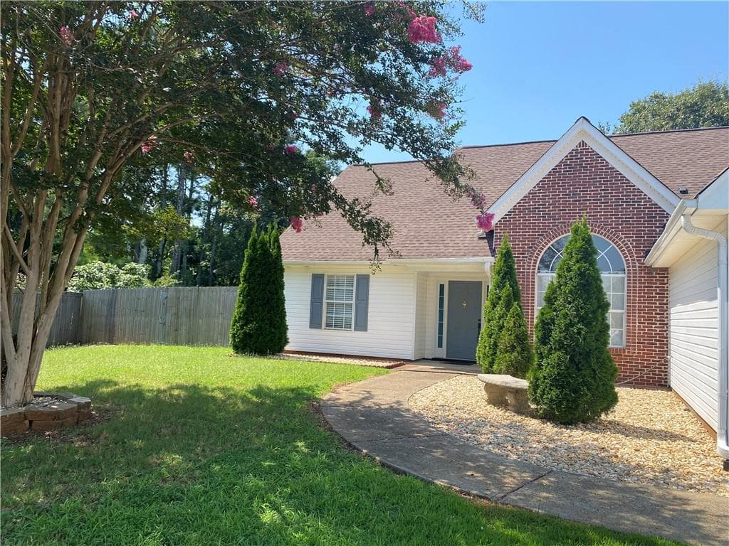 3 bedroom, 2 bathroom, 1,928 sq ft single family residence for rent at 900 Harbins View Drive, Dacula, GA 30019 for $2,600 a month — photo 4